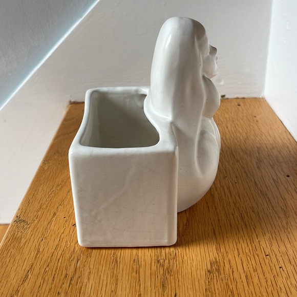 Vintage Mother Mary Haeger Planter, Small - Picture 5 of 10